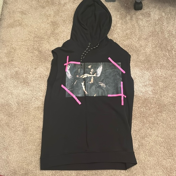 Off-white sleeveless hoodie
